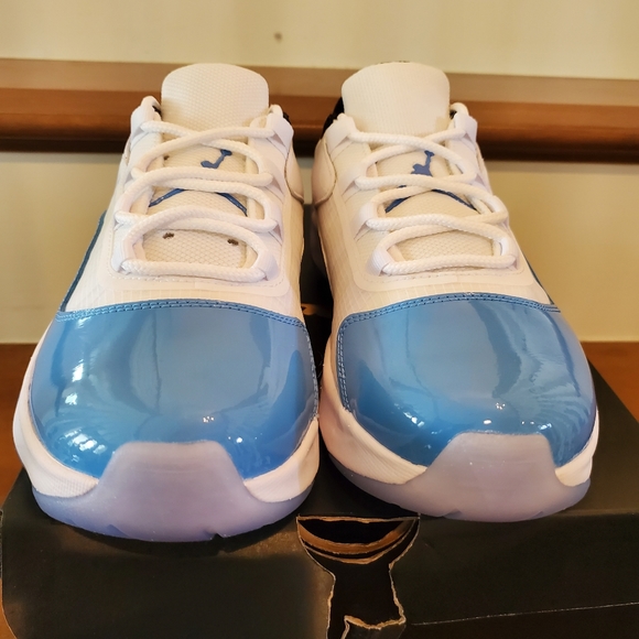 NIB Nike Air Jordan CMFT low men's sz 8.5. White university blue black - Picture 4 of 8